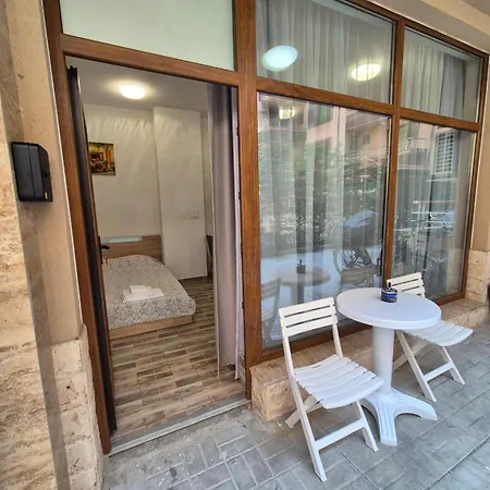 شقة студио лазур بوموري